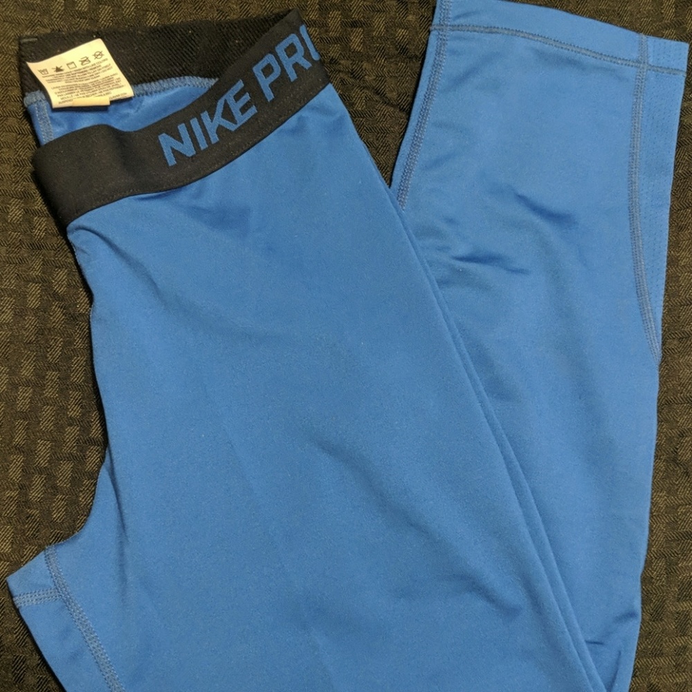 Nike capri leggings